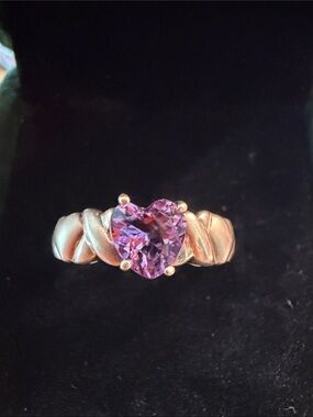T&C Vintage 10K Yellow Gold Heart Amethyst Ring Size 7.25 Solid Gold Jewelry XO